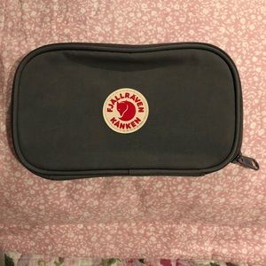 Fjällraven Kanken zip around Wallet